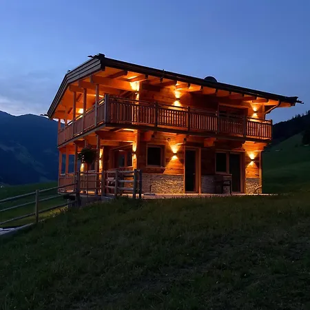 - Schrofen Ferienhaus *